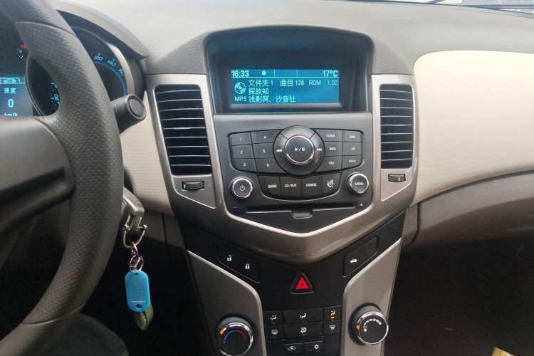 Used Chevrolet Cruze 2015 1.5L Classic SE MT
