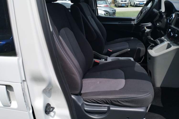 Used JAC Refine M3 2015 Maker Edition 1.6L Luxury Smart Version Right Front Seat