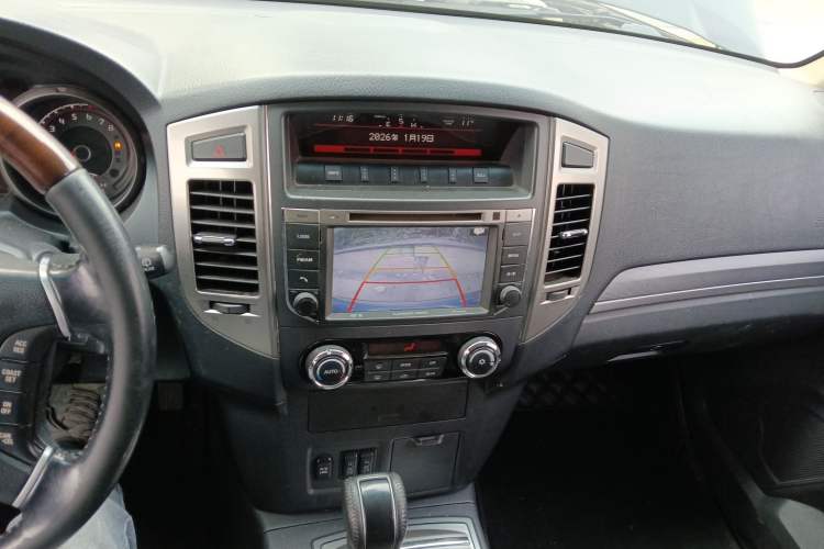 Used Mitsubishi Pajero 2016 3.0L Automatic Prestige Version China IV Standard