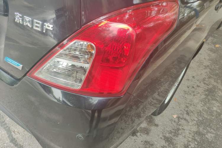 Used Nissan Sunny 2015 1.5XE Manual Comfort Edition Right Rear Taillight