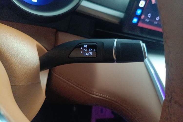 Used ORA Lightning Cat 2022 555 km Luxury Edition
