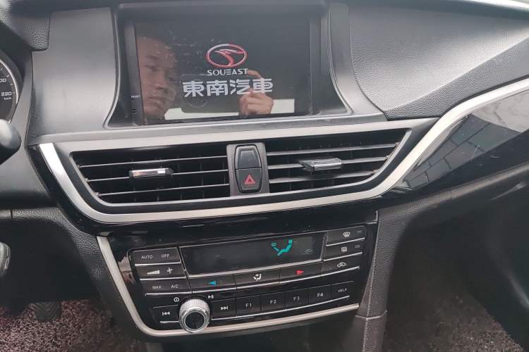 Used Soueast V5 Lingzhi 2015 Plus 1.5L Manual Smart Edition Audio And AC Panel