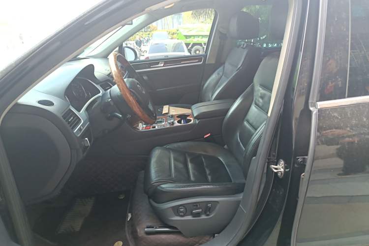 Used Volkswagen Touareg 2011 3.0 TSI High-End Version