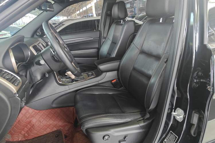 Used Jeep Grand Cherokee (Import) 2016 3.0L Comfort Navigation Edition