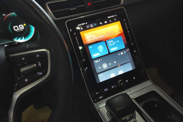 Used Roewe RX5 2020 PLUS 300TGI Automatic Ali National Style Luxury Edition Audio And AC Panel