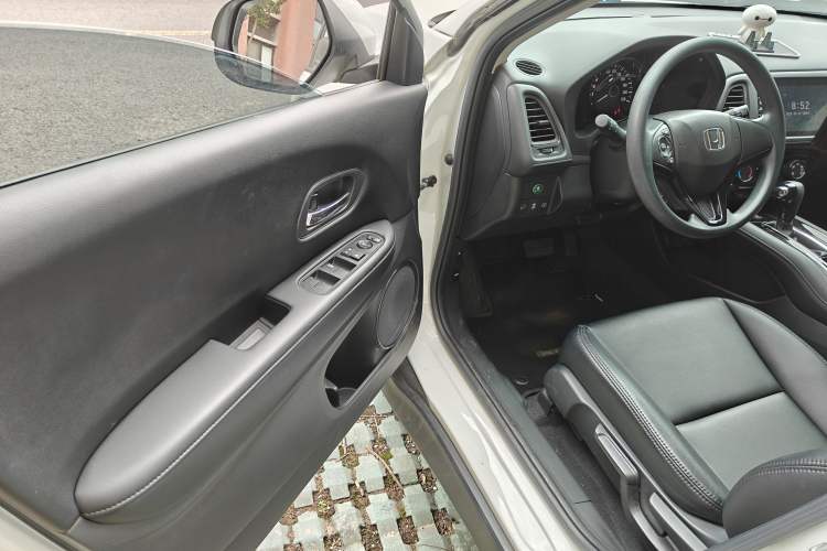 Used Honda Vezel 2020 1.5L CVT Pioneer Edition