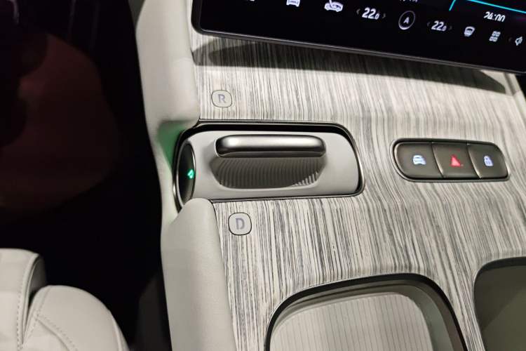 Used Nio ET7 2024 75 kWh Executive Signature Edition Gear Lever