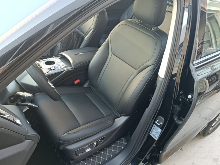 Hongqi HS3 PHEV 2025 Model 117km Jingwei Edition — снимка 17