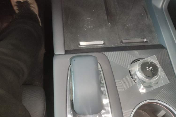 Used Zeekr 001 2026 Model 103° Rear-Drive Max Version Gear Lever