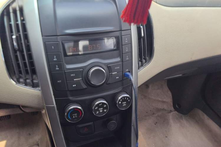 Used Baojun 630 2013 1.5L manual Entry-level trim