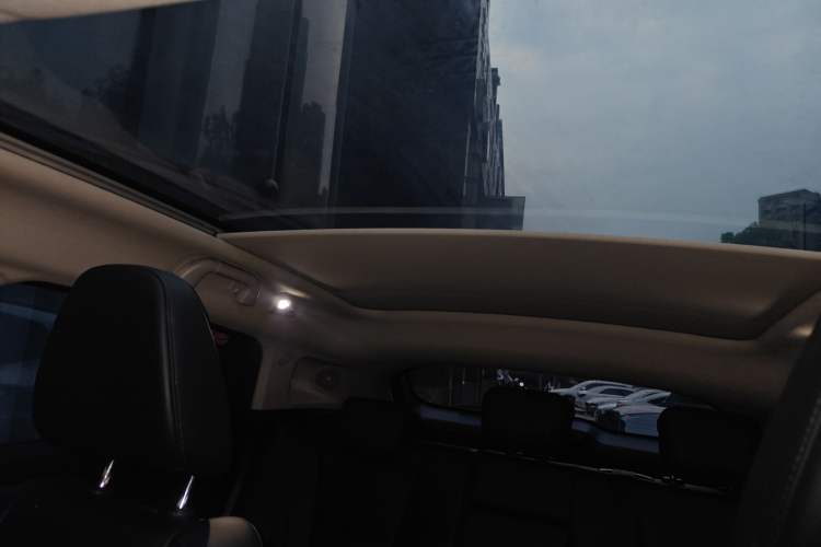 Used Wey VV5 2017 2.0T Ultra-Luxury Version Headliner