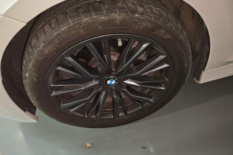 Used BMW 3 Series 2024 325Li M Sport Night Edition Package Left Front Wheel Hub