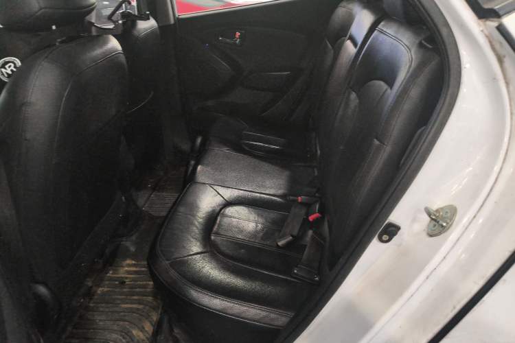 Used Hyundai ix35 2013 2.0L Automatic Two-Wheel Drive Smart GLS China IV Standard
