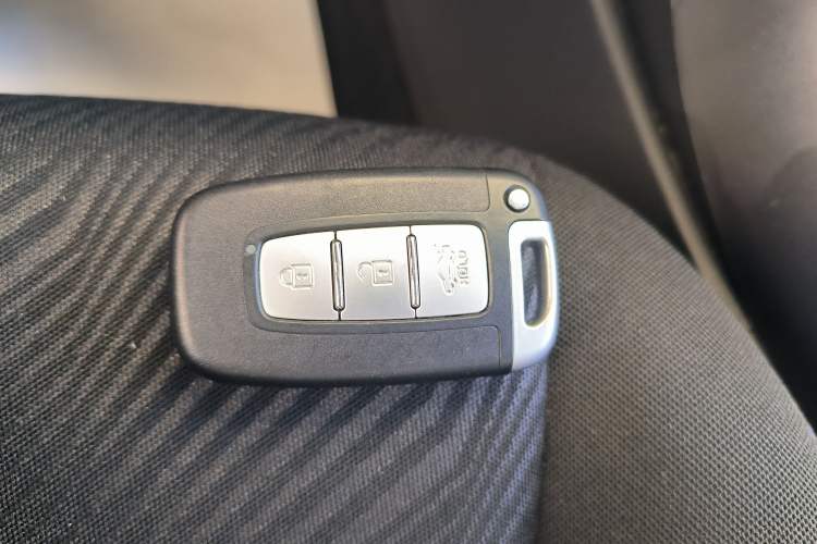 Used Hyundai Elantra (5th Generation / Langdong) 2013 1.6L Automatic Leading Model
