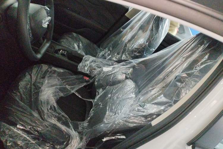 Used Dongfeng Aeolus Yixuan 2026 1.5L Automatic Luxury Edition
