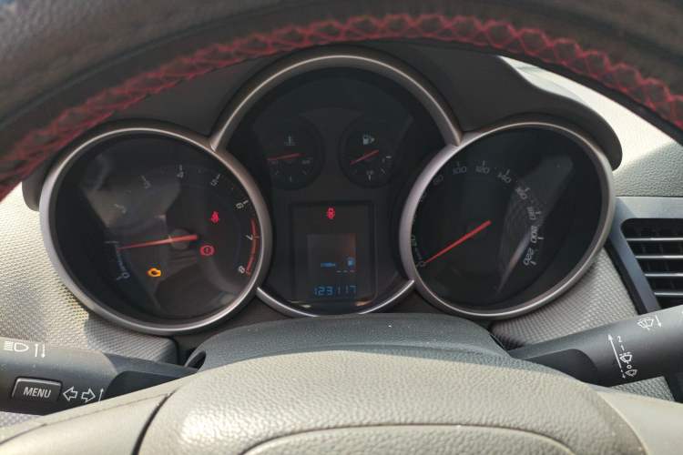 Used Chevrolet Cruze 2012 1.6L SE MT Instrument Cluster