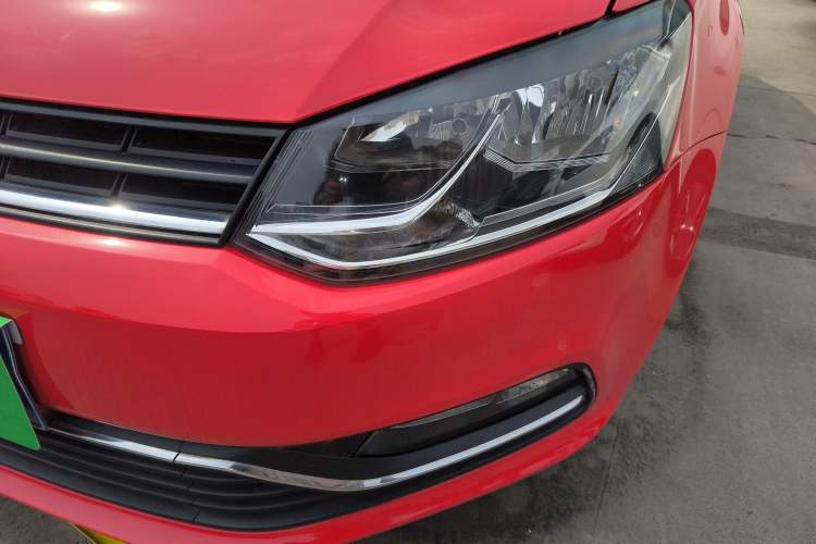 Used Volkswagen Polo 2014 1.6L Automatic Comfort Edition Left Front Headlight