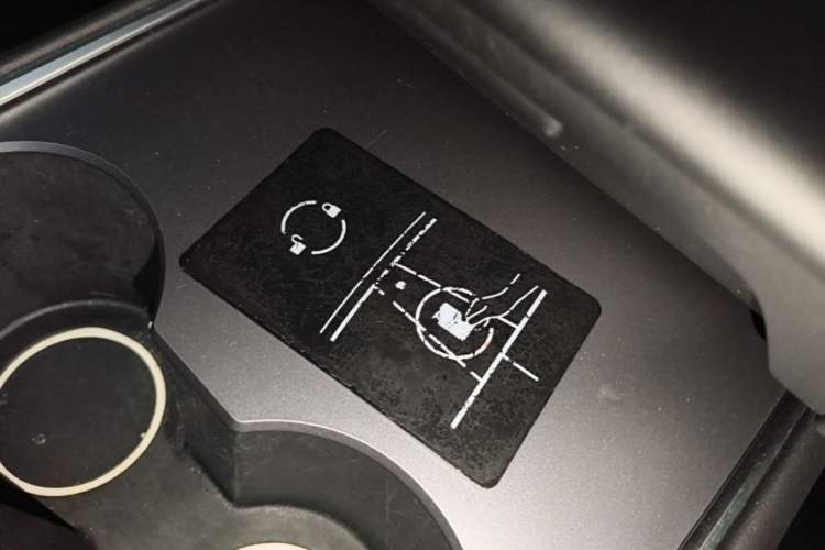 Used Tesla Model Y 2023 Rear-Wheel-Drive Version
