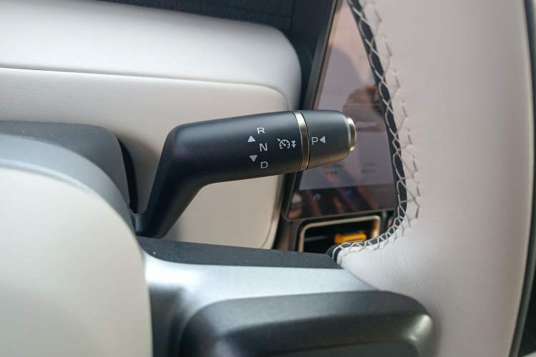 Used iCAR V23 2025 401 Two-Wheel Drive Advanced Edition Gear Lever