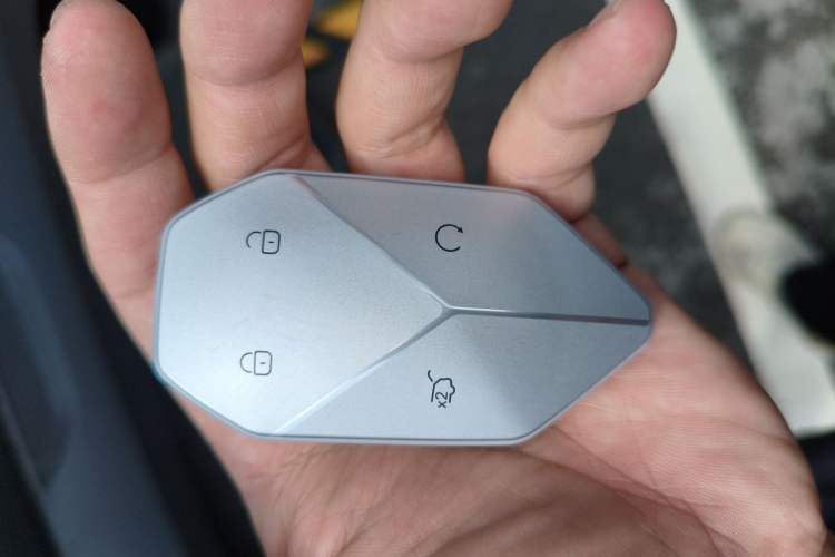 Used Formula Leopard Titanium 3 2025 501KM All-Wheel Drive Intelligent Driving Ultra Version
