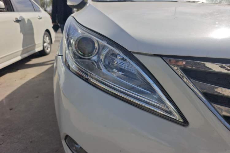 Used CHANGAN Eado 2014 1.6L Automatic Luxury Model Right Front Headlight