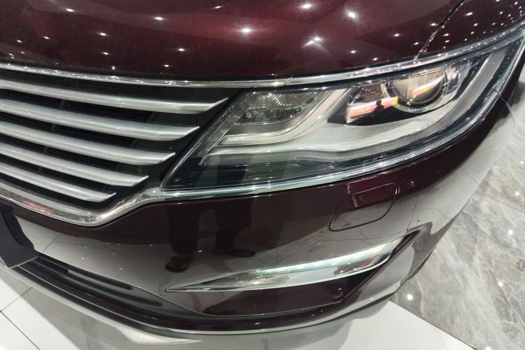 Used Lincoln MKC 2017 2.0T Two-Wheel Drive Deluxe Edition