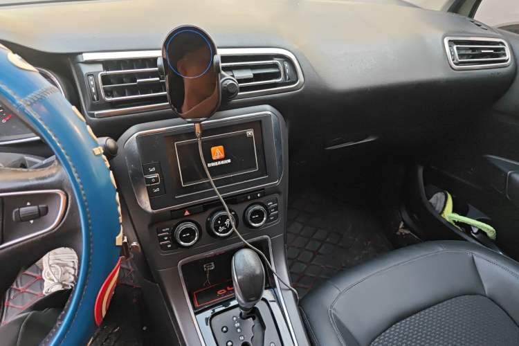 Used Citroen C4 Sega 2016 1.6L Automatic Luxury Model Audio And AC Panel