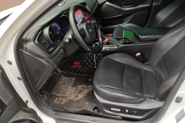 Used Kia K5 2015 2.0L Automatic LUX Left Front Seat