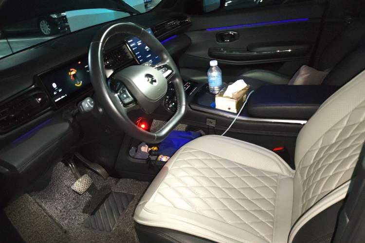 Used Nio ES8 2022 75 kWh Six-Seater Version Left Front Seat