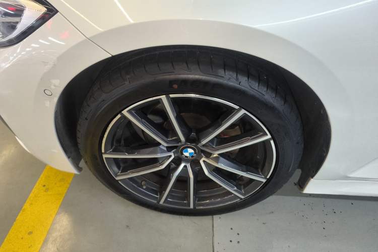 Used BMW 3 Series 2020 325Li M Sport Package Left Front Wheel Hub