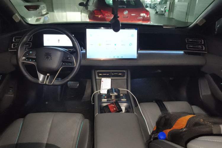 Used BYD Qin L 2024 DM-i 120KM Excellence Model Center Console