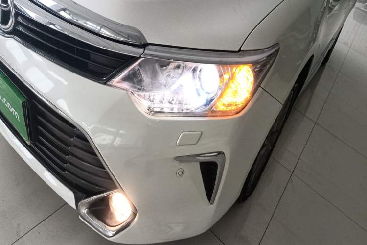 Used Toyota Camry 2016 2.5G 10th Anniversary Deluxe Navigation Edition Left Front Headlight
