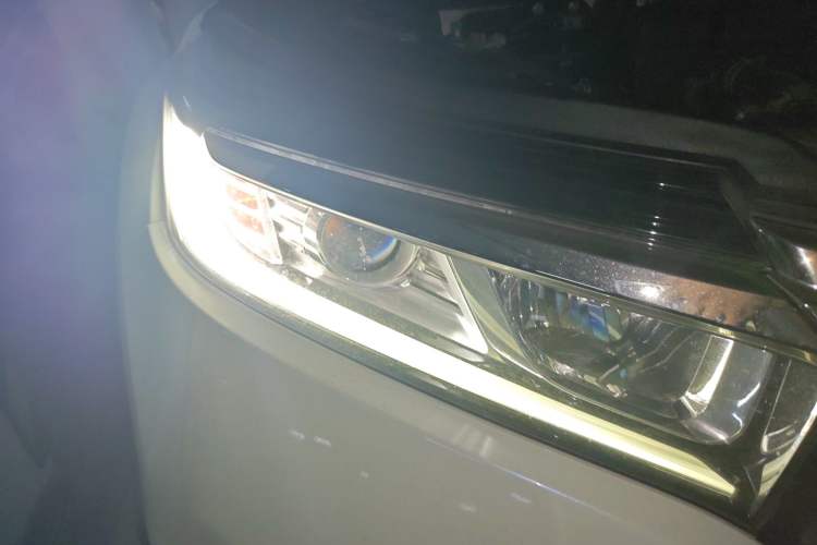 Used Honda Avancier 2017 240TURBO Two-Wheel Drive Luxury Edition Right Front Headlight