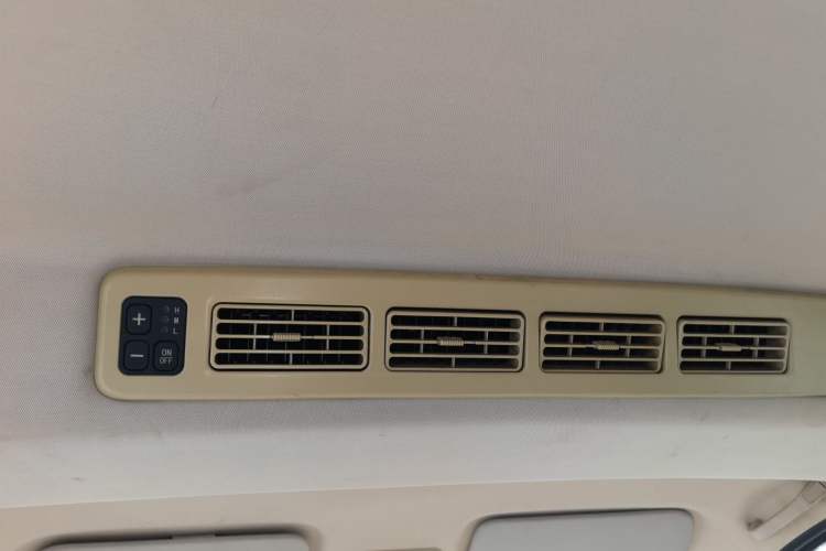 Used Dongfeng Fengon 330 2016 1.5L Manual Enjoyment Model DK15 Headliner