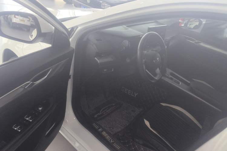 Used Geely Auto Emgrand L HiP 2024 Longteng Edition 1.5TD-DHT Pro 100KM Superior Model
