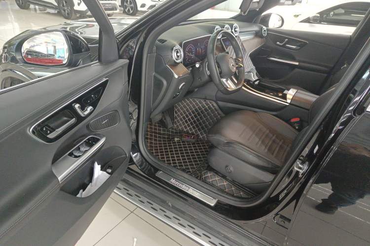 Used Mercedes-Benz GLC 2024 GLC 300 L 4MATIC Dynamic Edition 7-seater