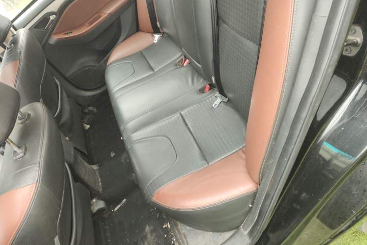 Used BYD G5 2014 1.5TID Automatic Prestige Model
