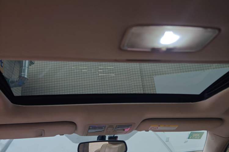 Used Toyota Reiz 2010 2.5S Fashion Elite Edition Headliner