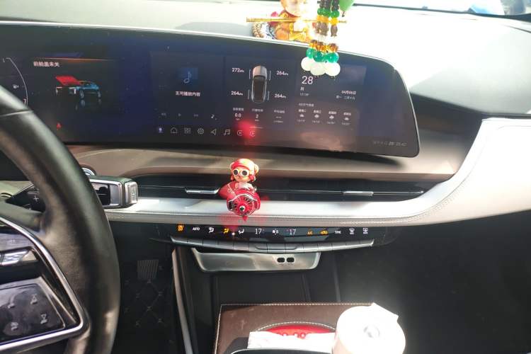 Used Cadillac GT4 2023 25T Luxury Model Audio And AC Panel