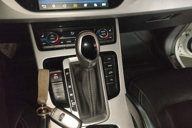 Used Geely Auto Emgrand X7 Sport 2016 1.8TD Automatic Smart Model Gear Lever