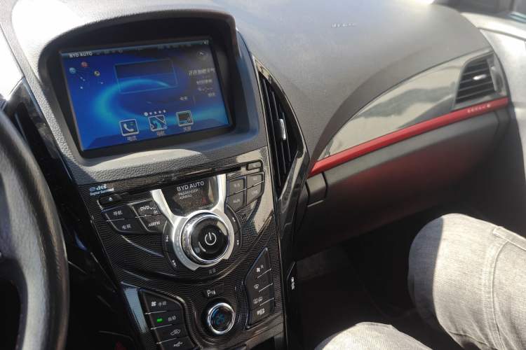 Used BYD Qin New Energy 2014 1.5T Flagship Model
