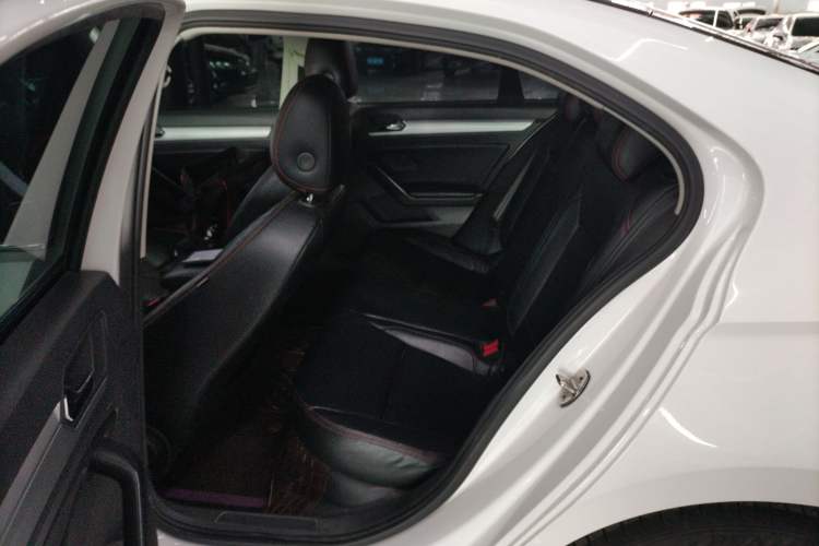 Used Volkswagen Lamando 2018 230TSI DSG Fashion Edition Left Rear Seat