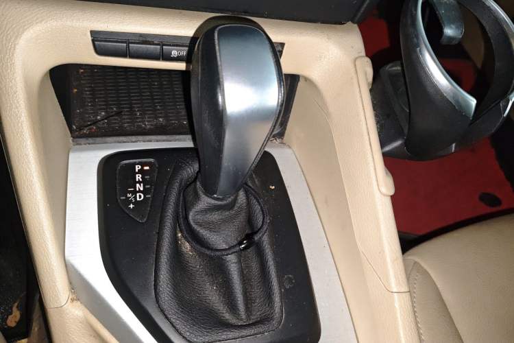 Used BMW X1 2012 sDrive18i Luxury Model Gear Lever
