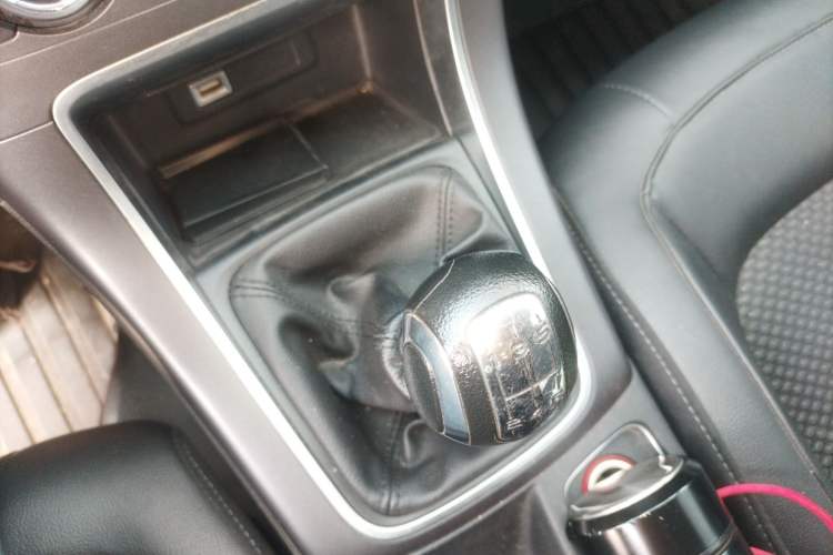 Used Citroen C4 Sega 2016 1.6L Manual Luxury Model Gear Lever