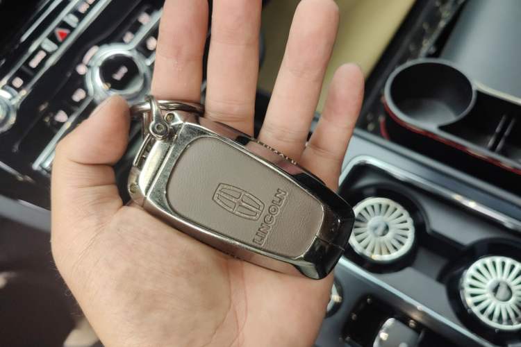 Used Lincoln Corsair 2022 2.0T Two-Wheel Drive Luxury Edition Vehicle Key