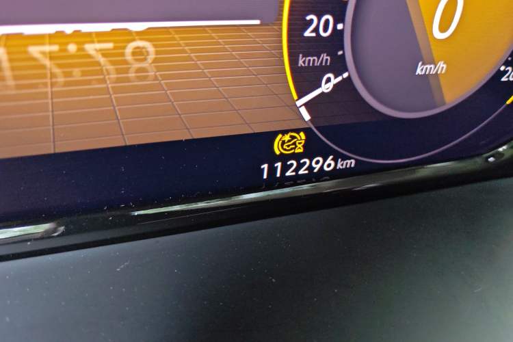 Used Volkswagen Viloran 2022 330TSI Luxury Edition Odometer Close Up