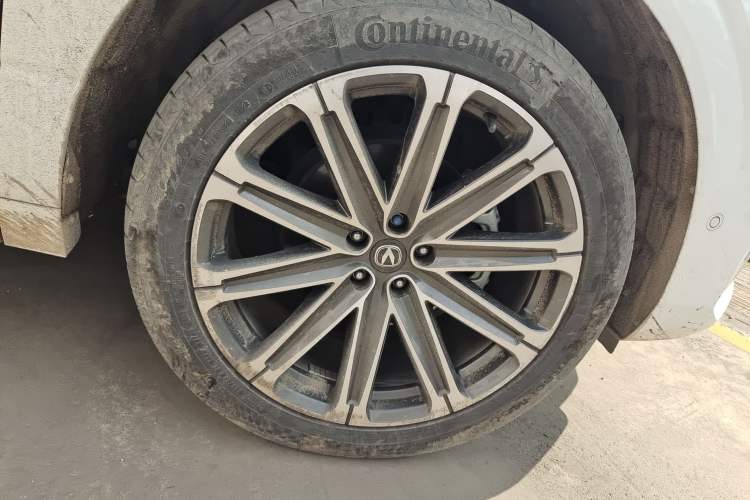 Used Changan UNI-K 2023 2.0T Two-Wheel Drive Yue Ling Trim
