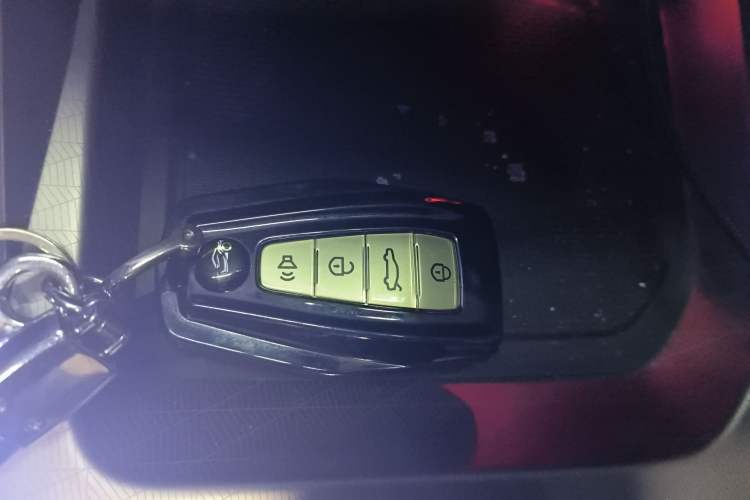 Used Geely Auto Emgrand 2022 4th Generation 1.5L CVT Flagship Model Vehicle Key