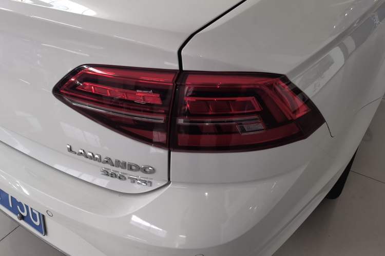 Used Volkswagen Lamando 2021 Facelift 280TSI DSG Comfort Edition (Manual Air Conditioning) Right Rear Taillight