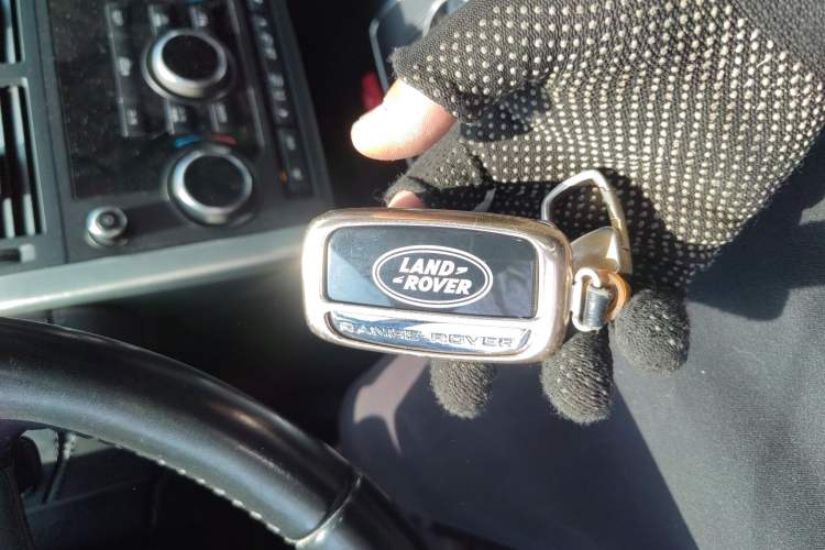 Used Land Rover Discovery Sport 2016 2.0T SE Interior 1